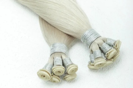 genius weft in blonde color
